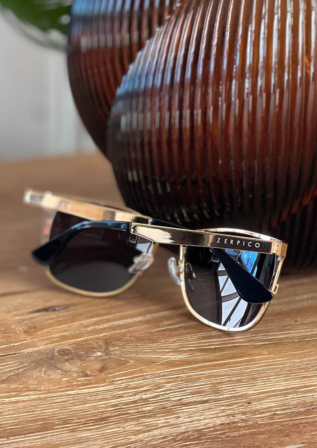 Oskar - Titan-Wayfarer-Sonnenbrille mit 24K Vergoldung-Sonnenbrillen-linaliva.de